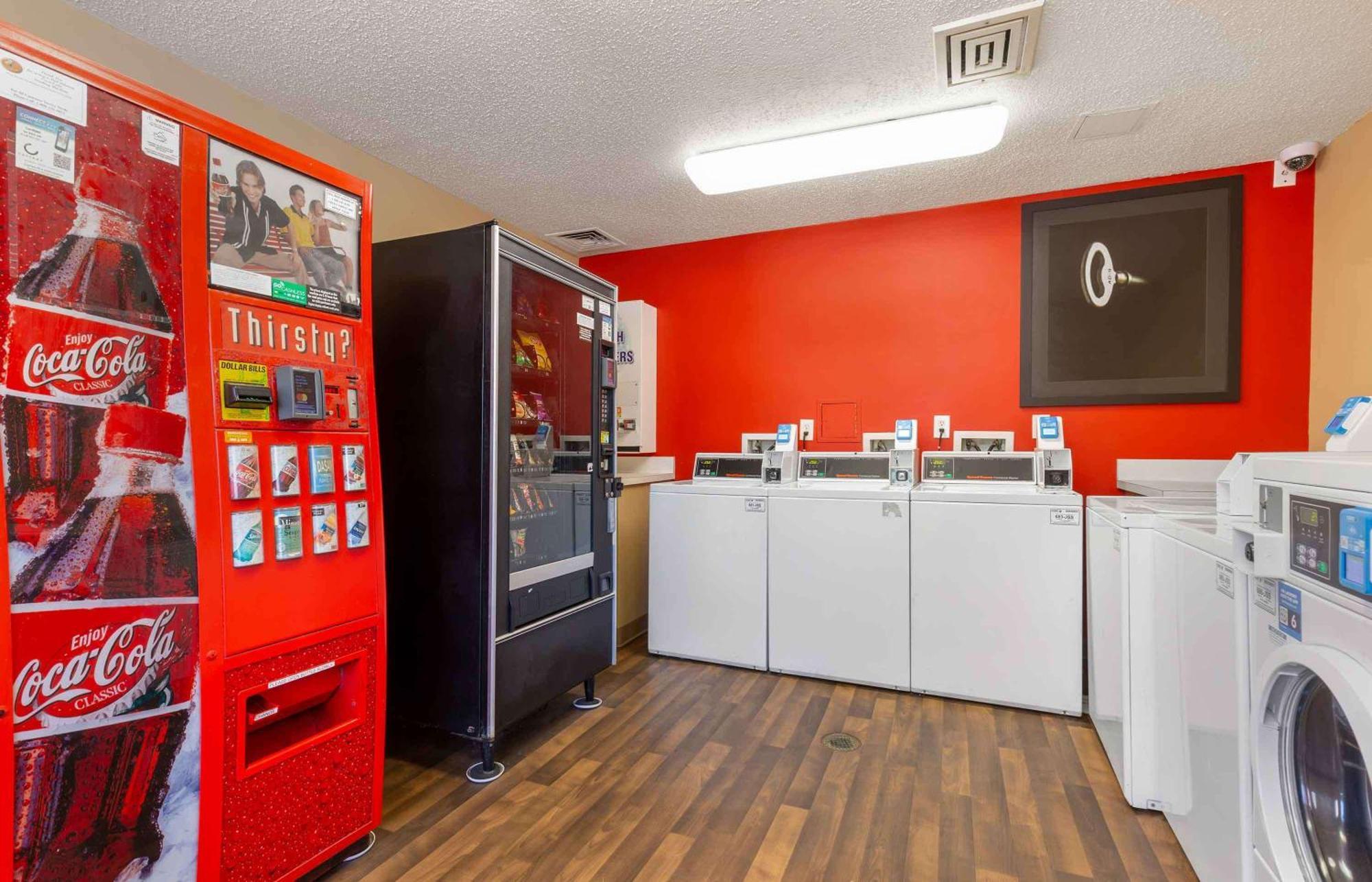 Hometowne Studios By Red Roof Chantilly Dış mekan fotoğraf